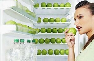 manzanas verdes y agua para bajar de peso en 10 kg por mes