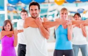 Abducción horizontal del brazo derecho hacia la izquierda.