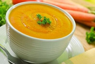 Sopa de puré de verduras para la gastritis. 